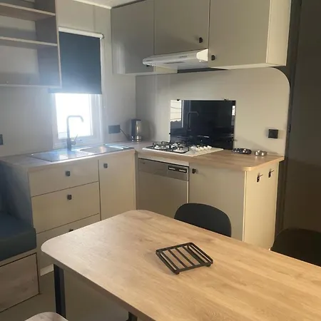 Кемпинг Mobil-home Neuf 6 A 8 Pers Au Les Palmiers, Йер