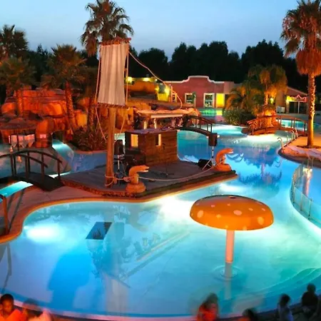 Mobil-home Neuf 6 A 8 Pers Au Les Palmiers,