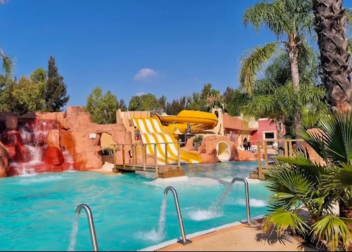 Campeggio Mobil-home Neuf 6 à 8 Pers Au Les Palmiers, *